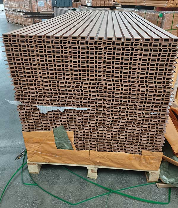 WPC fluted panel Manufacturer Factory3 - HOSUNG WPC Composite